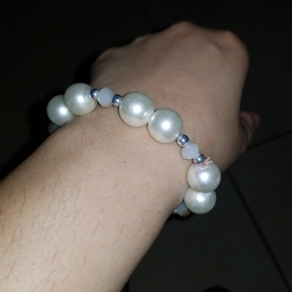Pearl fashion bracelet